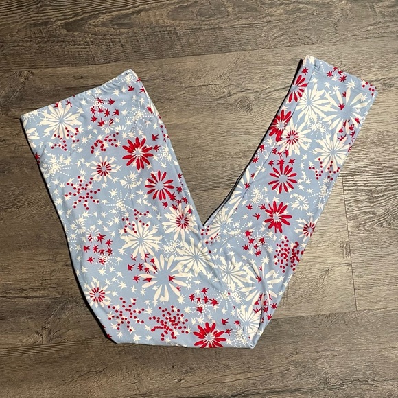 ⭐️4 for $10⭐️ Fireworks Star Leggings. Women's Size Large / XL. Buttery Soft. - Picture 4 of 5